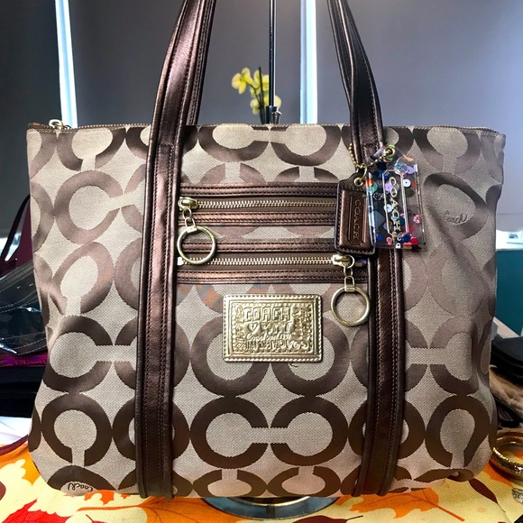 Breathtaking Coach Poppy Signature Bag, EUC! Exterior is spotless! - Picture 3 of 16